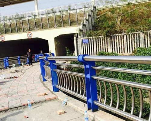 不銹鋼復合管護欄
